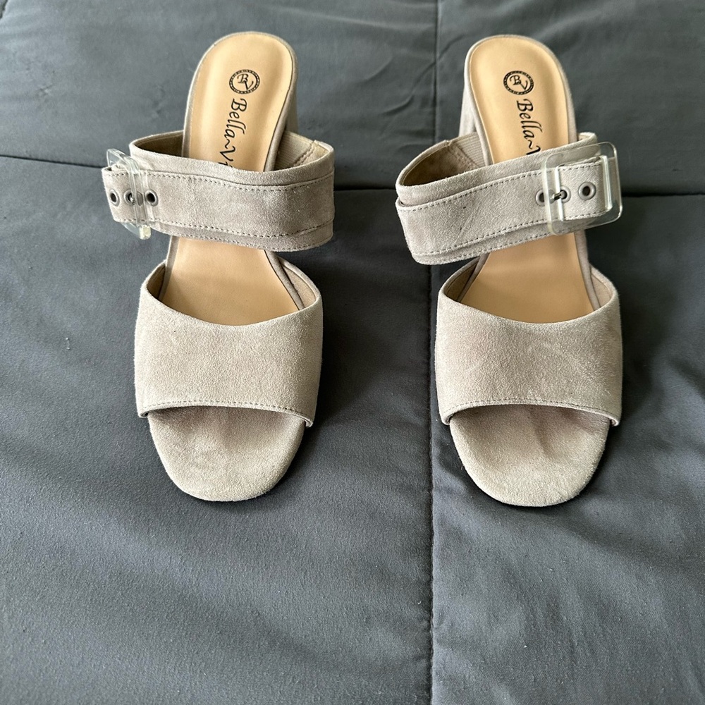Bella Vita Beige Mules with Strap